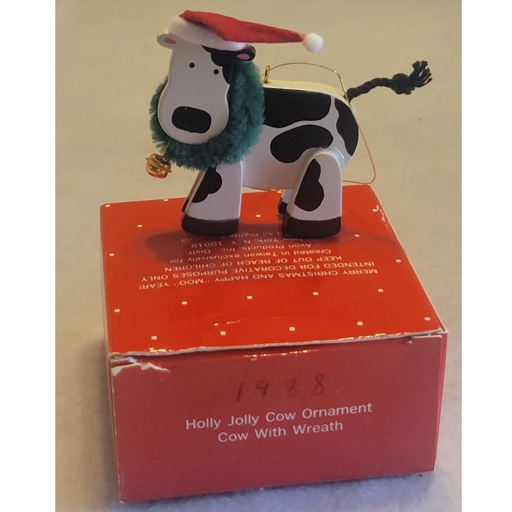 Avon Holly Jolly Cow Ornament Vintage 1988 Christmas Farmhouse Wreath Bell White